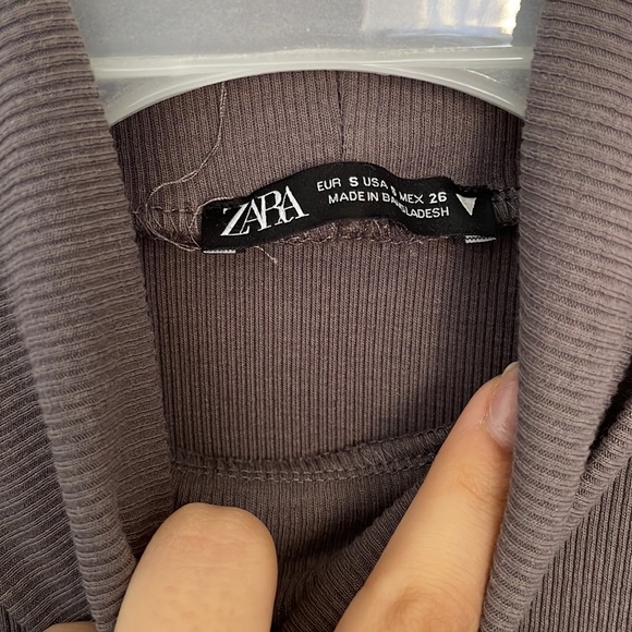 Zara bodycon turtle neck sleeveless dress - Picture 2 of 2